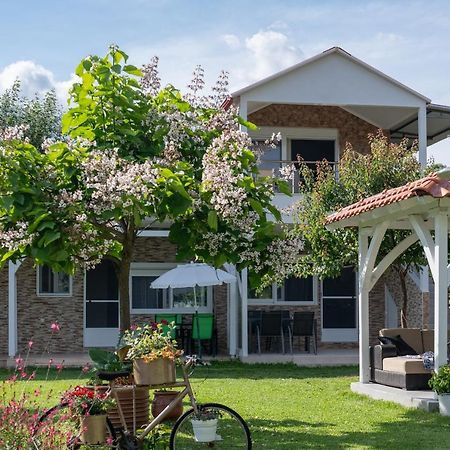 Estell Apartments ซีเกีย ภายนอก รูปภาพ