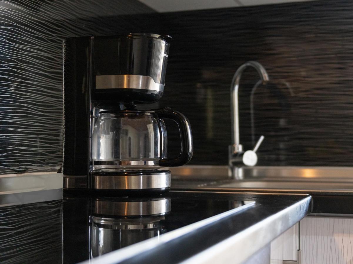 Estell Apartments ซีเกีย ภายนอก รูปภาพ